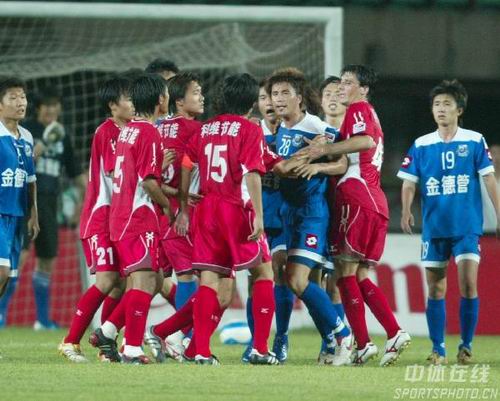 英超战报：亚当斯中圈吊门，勒菲传射，桑德兰3-2伯恩茅斯（英超快讯：亚当斯中圈吊射，勒菲传射建功，桑德兰3-2伯恩茅斯）