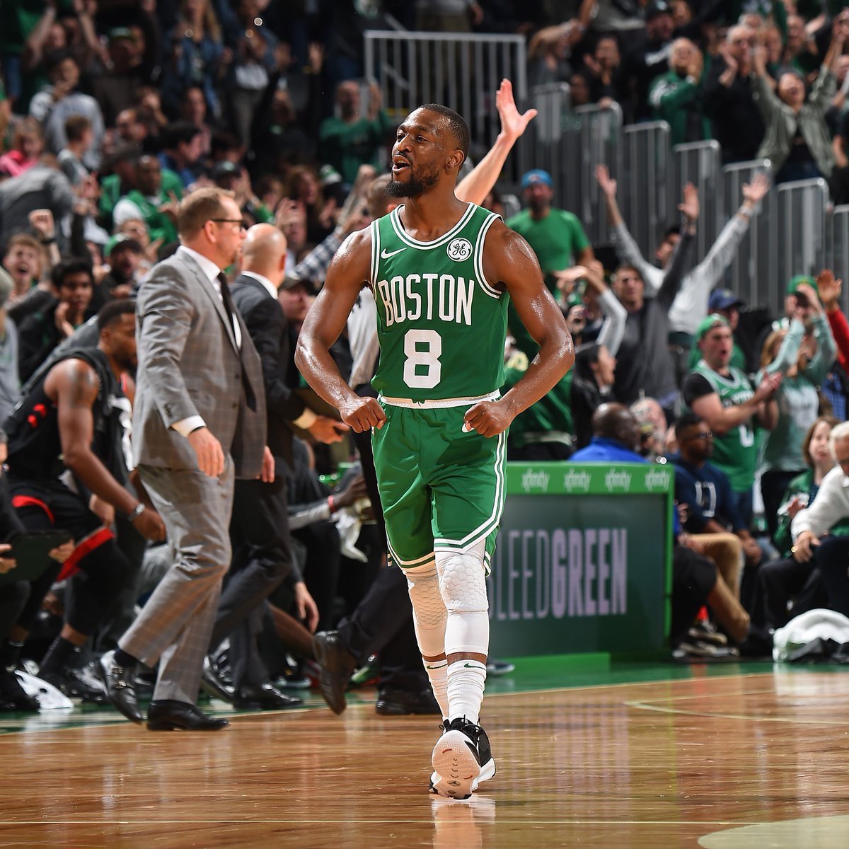 邮报：曼联等队关注赫塔小将艾希霍恩，他被拿来与克罗斯比较（英媒：曼联等队盯上赫塔新星艾希霍恩，他被比作克罗斯）