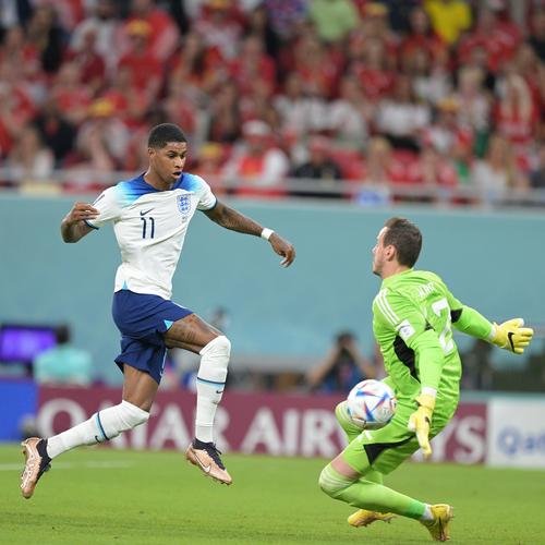 领袖气质，一眼就能看出来（领导风范，一眼可辨）