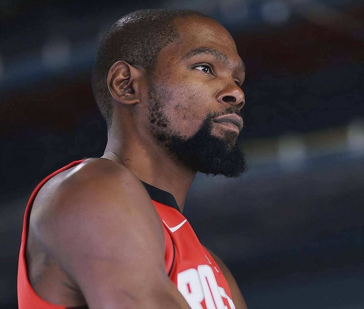 西甲前瞻：被巴萨反超后皇马必须获胜，赫罗纳历史对阵4连败（西甲前瞻：皇马被巴萨反超急需三分，赫罗纳交锋史四连败）