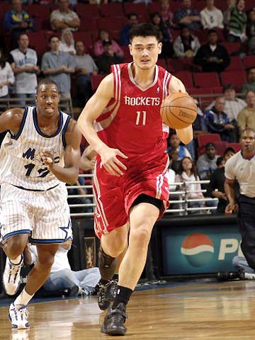 巴塞罗那与皇家贝蒂斯的西甲对决：谁将笑到最后？（西甲之战：巴塞罗那 vs 皇家贝蒂斯，鹿死谁手？）