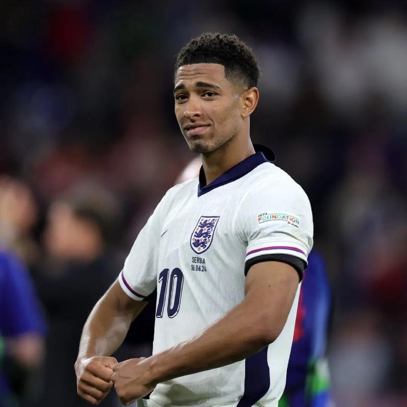 库尔图瓦战曼城全场数据：完成6次扑救，对首粒丢球有责任（库尔图瓦战曼城表现：完成6次扑救，首粒丢球负有一定责任）