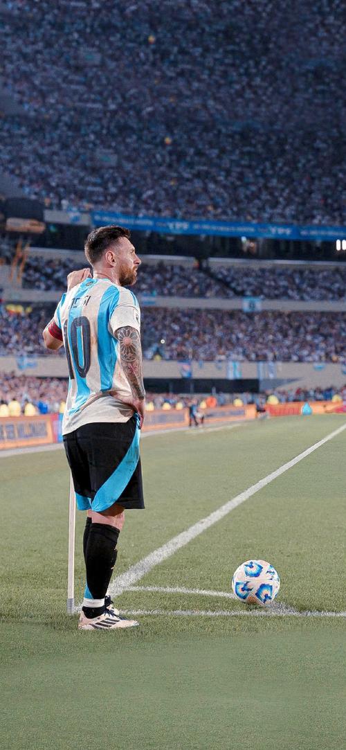 英超曼城vs桑德兰：我预测主队大胜，3-0、3-1，至少赢两个（英超曼城迎战桑德兰：看好主队至少两球取胜，比分倾向3-0或3-1）