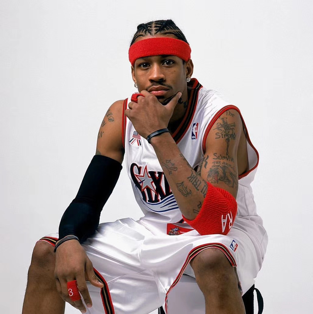 巴萨98-85横扫奥林匹亚科斯！克莱本28分率队展现欧洲霸主风范（巴萨98-85完成对奥林匹亚科斯横扫，克莱本28分领衔彰显欧洲霸主气势）