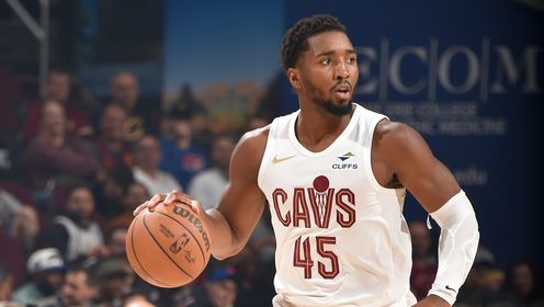 扑救率85.2%场均丢球0.57，斯维拉尔两项数据五大联赛门将第一（85.2%扑救率、场均0.57失球，斯维拉尔双项数据居五大联赛门将之首）