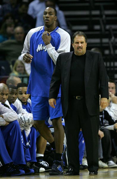 杜锋愣头青！杜润旺张文逸上场攻守全崩仍坚持用，真不打算弃用？（杜锋真倔？杜润旺、张文逸上场攻防拉跨仍被坚持使用，真不准备弃用吗？）