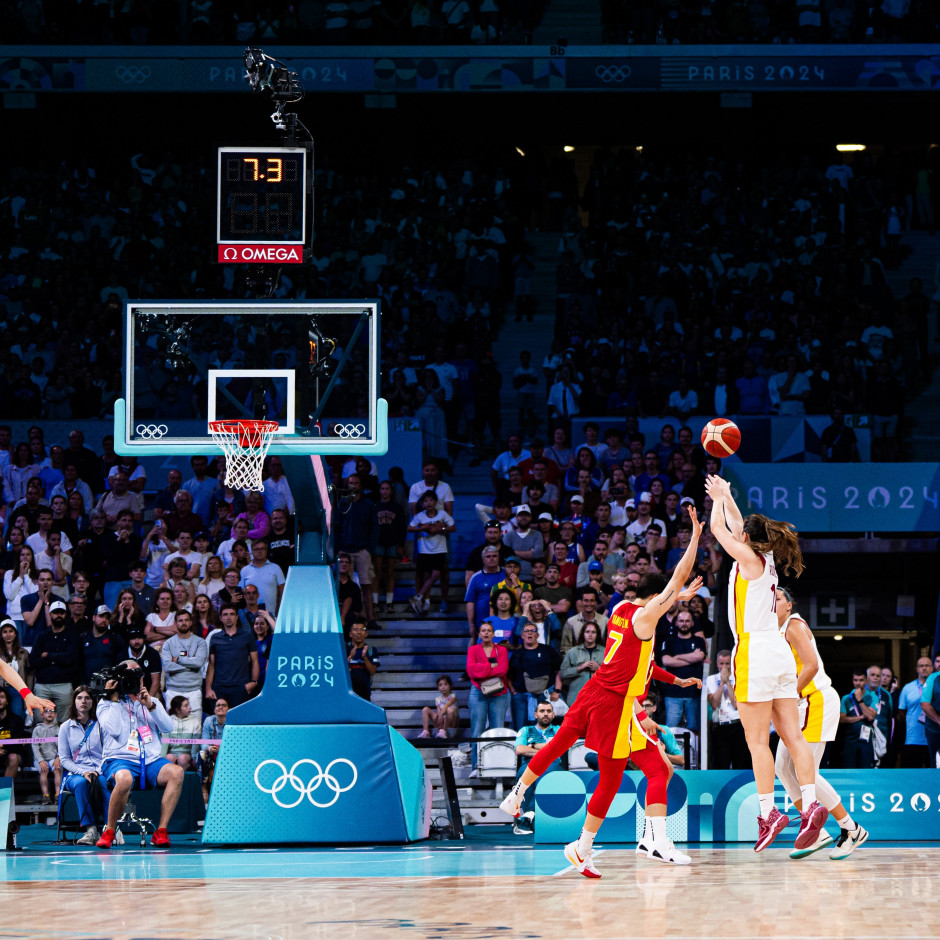 半场战报：国米1-1维罗纳，泽林斯基破门，焦瓦内追平比分（半场速递：国米1-1维罗纳，泽林斯基先破门，焦瓦内扳平）