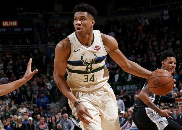 每体：巴萨计划与卡萨多涨薪续约，双方不久后将进行谈判（每体：巴萨将与卡萨多加薪续约，双方谈判在即）